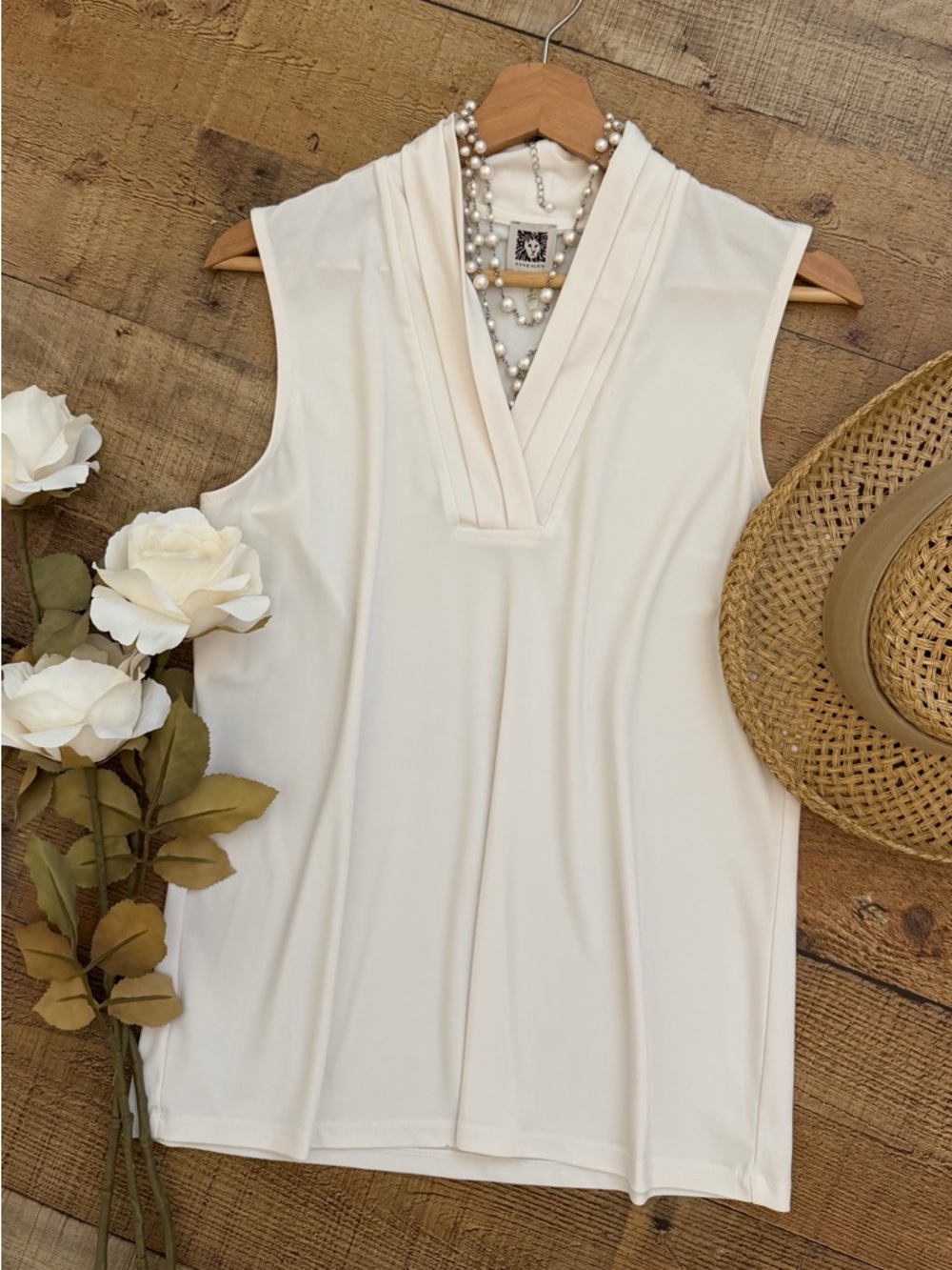 Sleeveless Ivory Elegant Knit Top Layering Beautiful Neckline